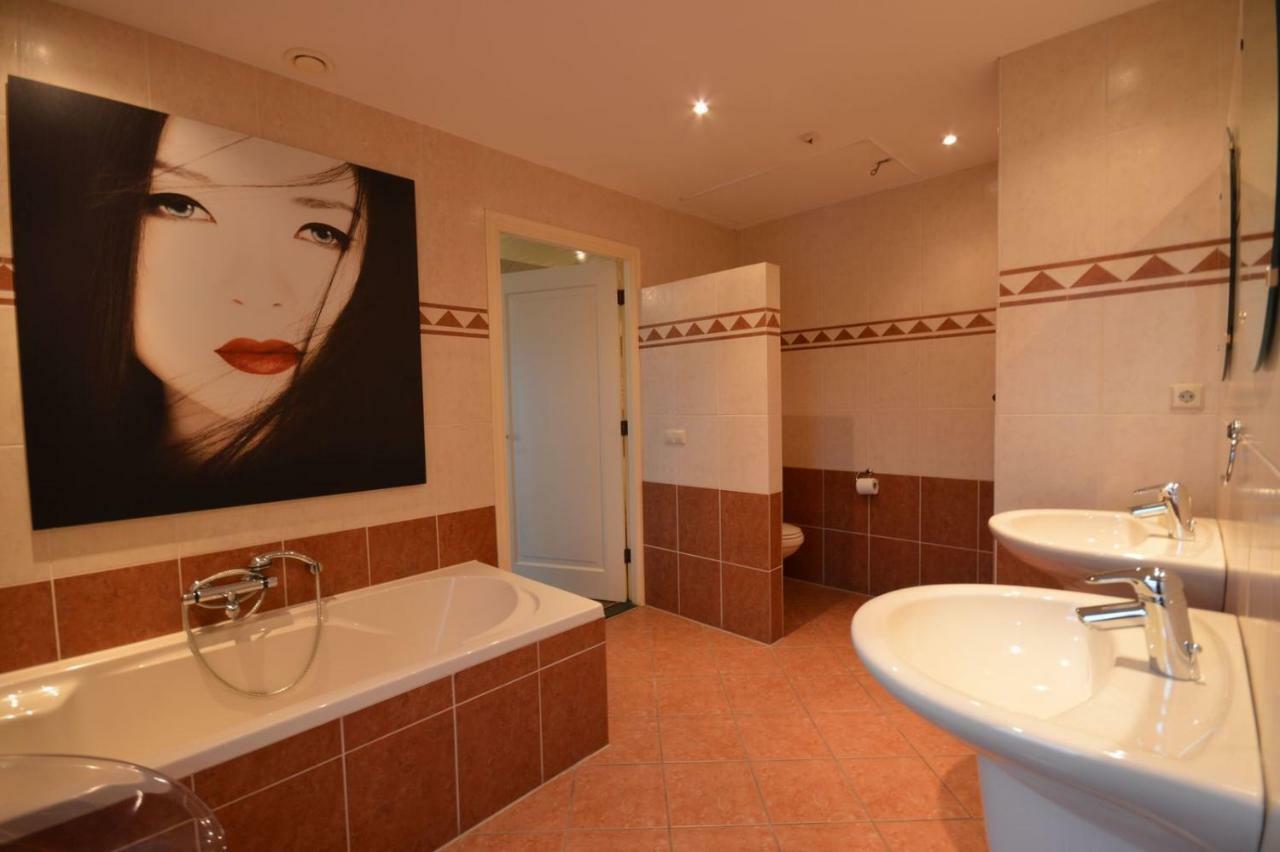 Wake Up Call Bed & Breakfast Westbroek Bagian luar foto