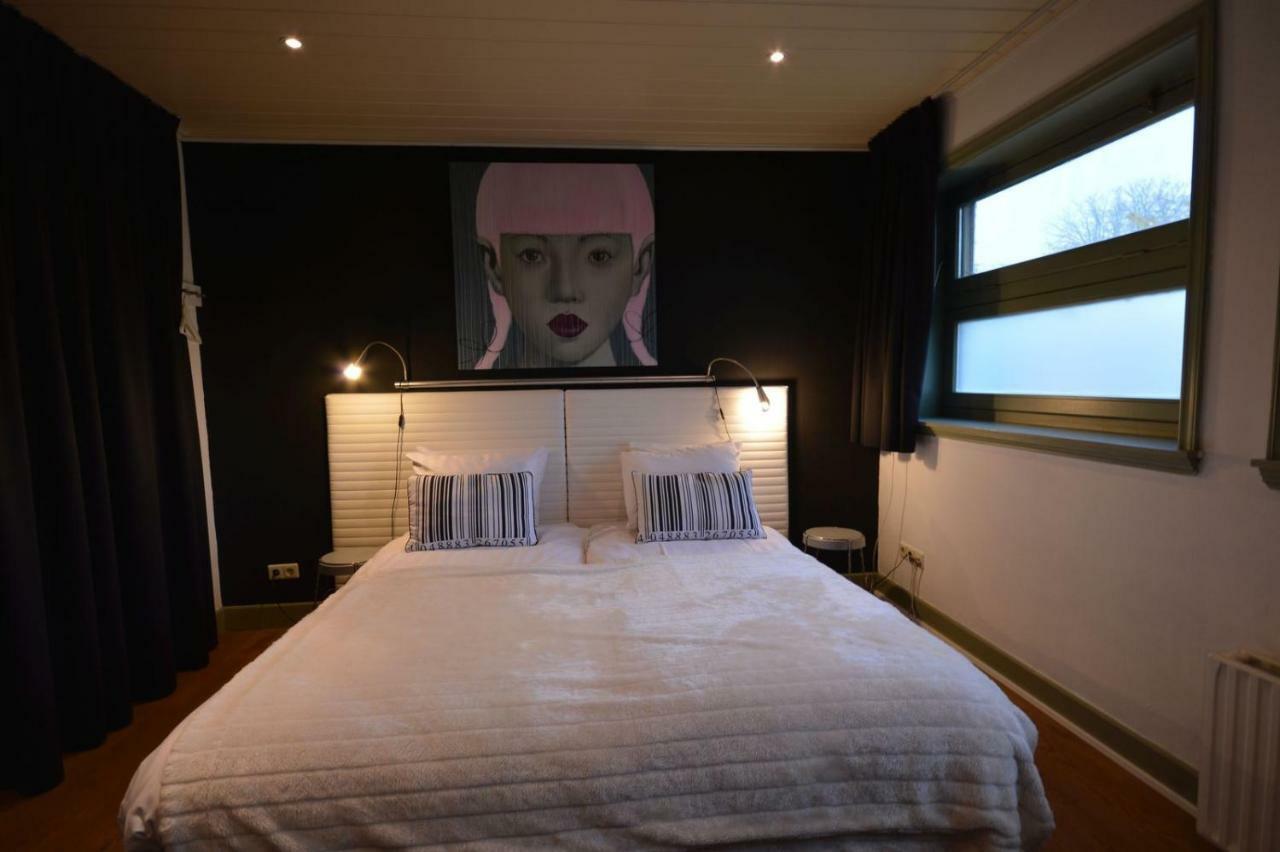Wake Up Call Bed & Breakfast Westbroek Bagian luar foto